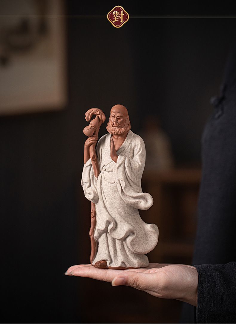 Zen ceramic sculpture of Bodhidharma, a figure on the desktop, a tea pet for the living room, a tea room, a shelf for decoration