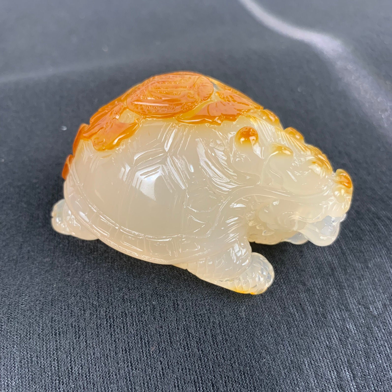 Natural chalcedony, colorful and cleverly carved dragon turtle small ornaments, exquisitely carved chalcedony dragon turtle tea pet birthday gift