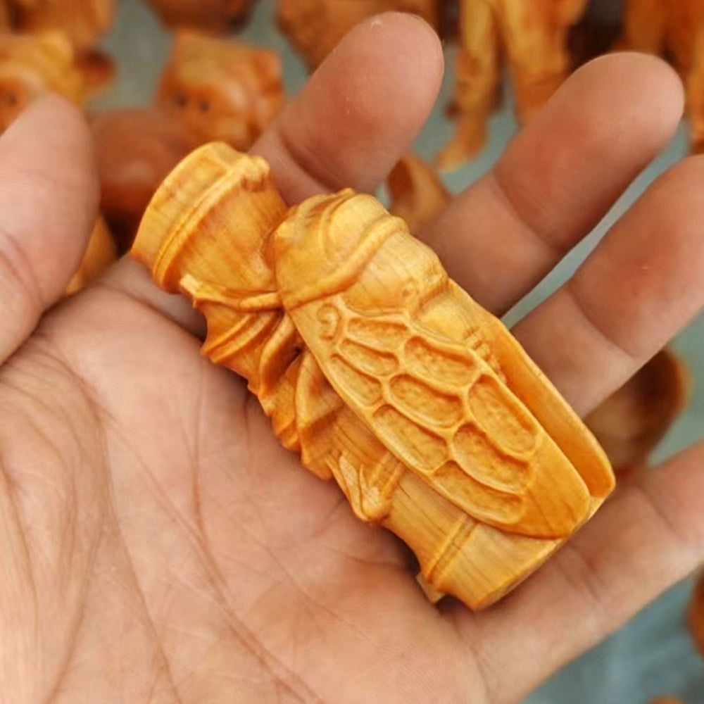 Rosewood blockbuster wood carving bamboo cicada solid wood carving lizard hand-held pendant cultural handicraft decoration