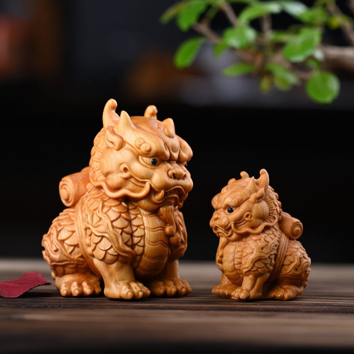 Natural thuja solid wood carved handles endorsed by kirin creative home office decoration auspicious animal tea pet ornaments