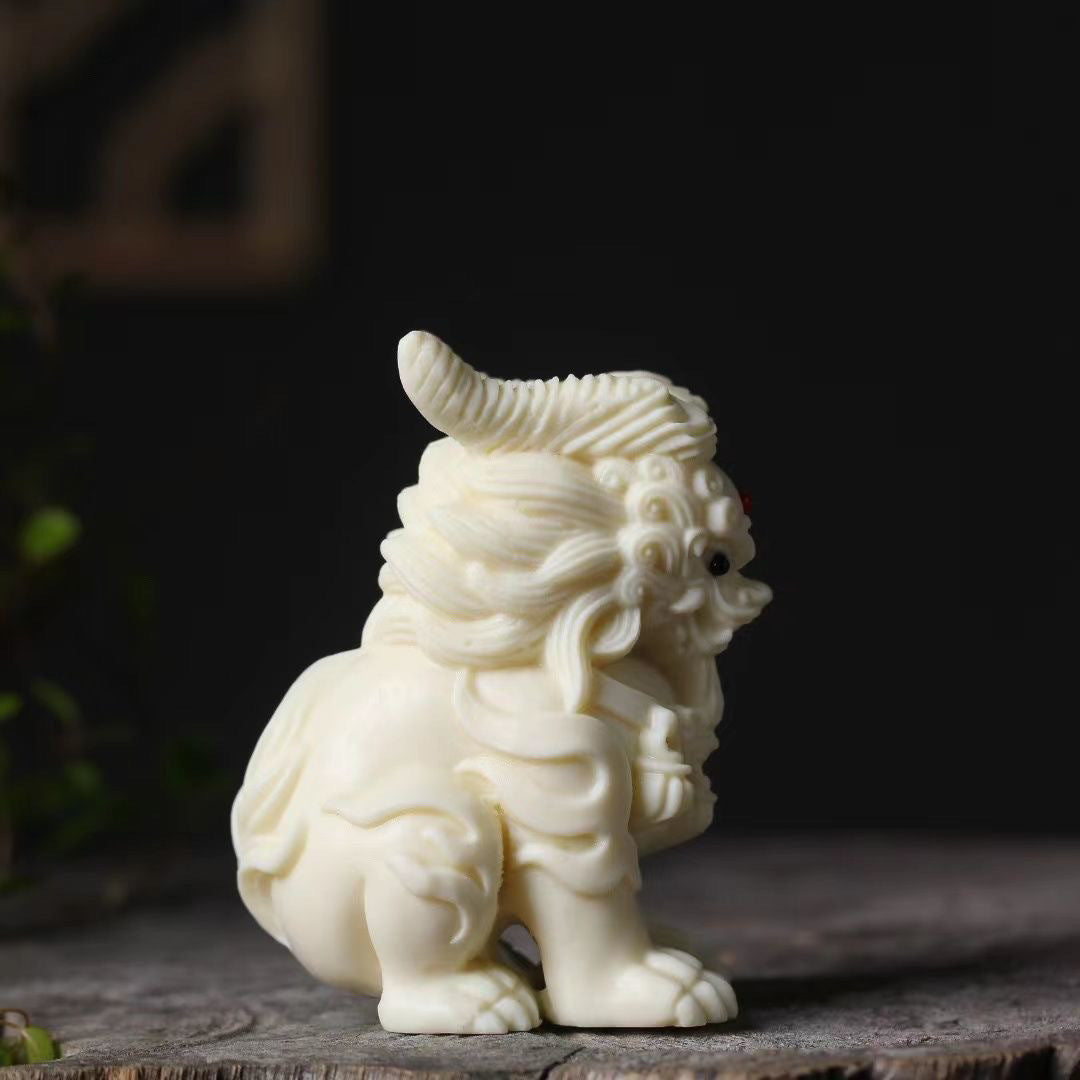 Ivory fruit auspicious beast three-eyed unicorn micro landscape ornaments car center console ornaments Chinese style tea pet