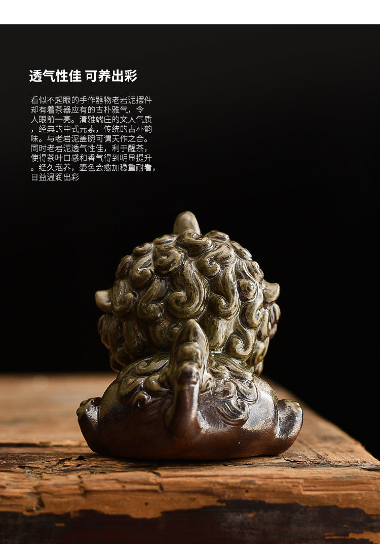 Qingshui Laoyan awakening lion tea pet ornaments can be raised on the tea table to attract wealth, personality, cute, creative desktop tea ceremony boutique accessories