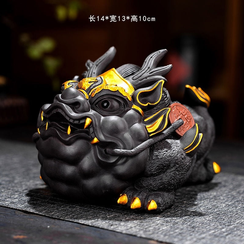 Purple sand tea pet ornaments can be used for home use to attract wealth, dragon turtle, pixiu, golden toad, office tea toys, fine tea ceremony accessories