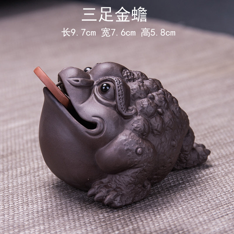 Golden Toad Zisha Tea Pet Ornaments Can Be Raised to Bring Fortune and Spray Tea Play Tea Table Handmade Three-legged Toad Kung Fu Tea Set Accessories