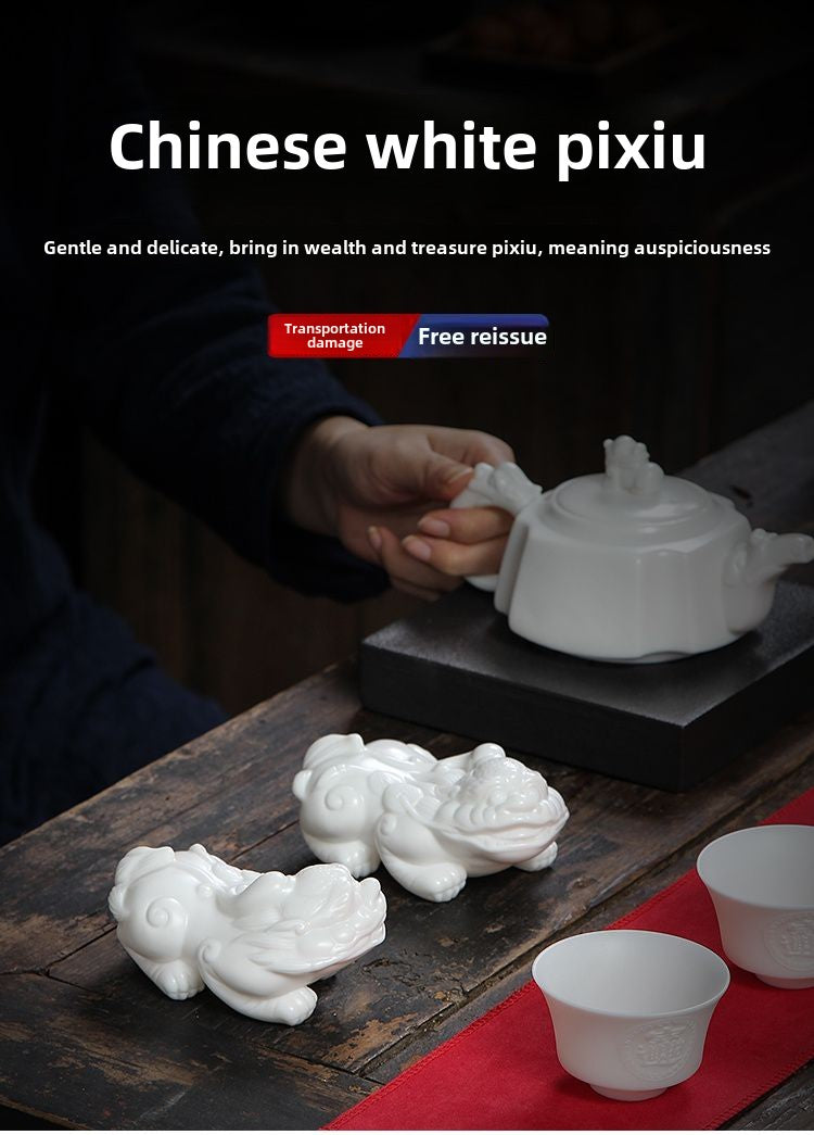 Dehua mutton-fat white porcelain tea pets, lucky Pixiu tea table boutique ceramic ornaments, can be raised Kung Fu tea set tea tray tea play