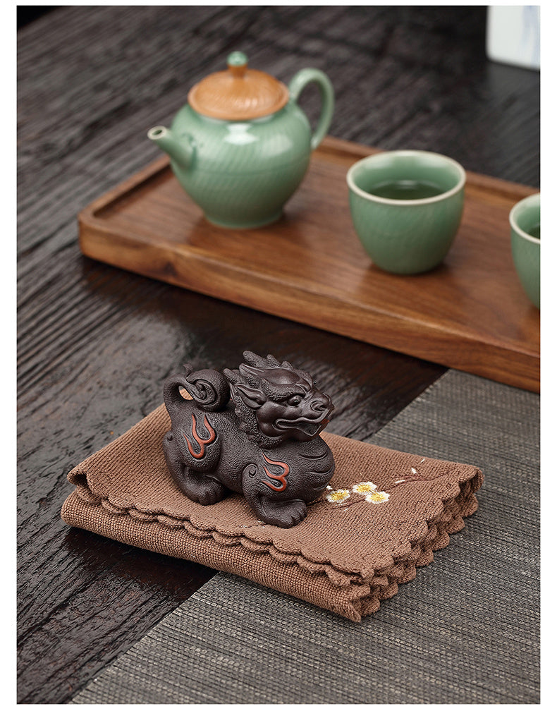 Purple sand tea pet Kirin can be raised to attract wealth tea toy tea tray ornaments fine handmade Yixing high-end tea ceremony Kung Fu tea set