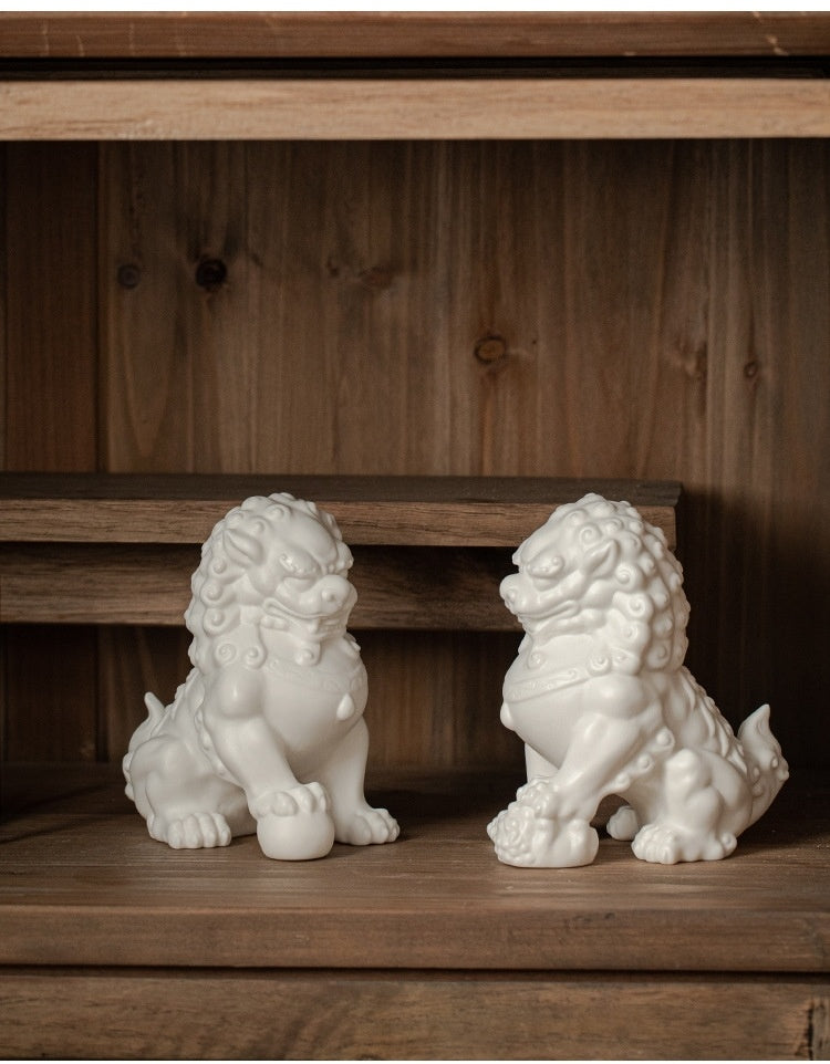 White ceramic ornaments living room tea pet porch tea room tea table office Chinese antique shelf decoration ceramic lion