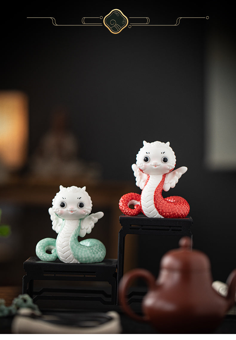 Ceramic little white snake soaring to the top creative boutique tea pet ornaments cute zodiac tea toy tea table mascot gift