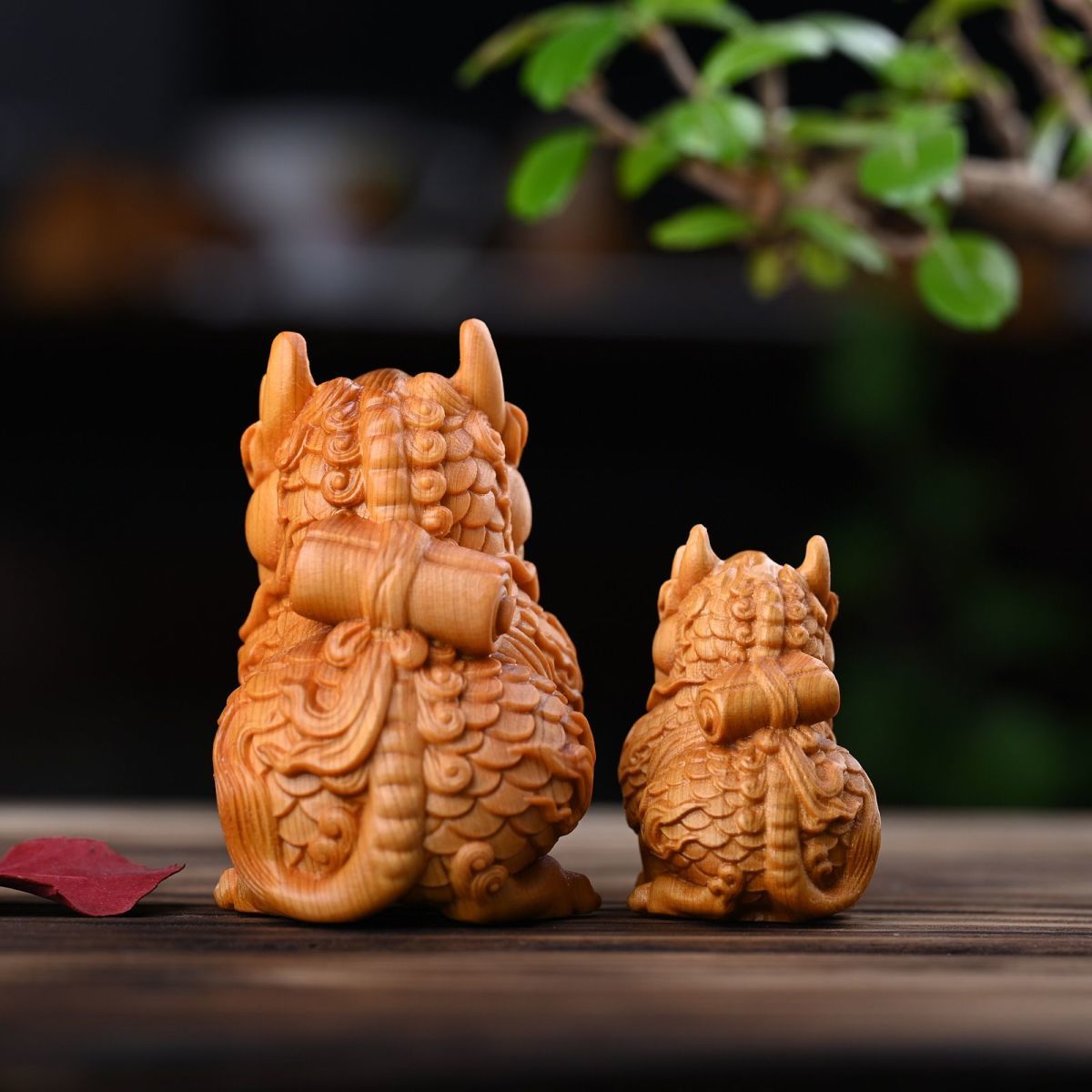 Natural thuja solid wood carved handles endorsed by kirin creative home office decoration auspicious animal tea pet ornaments