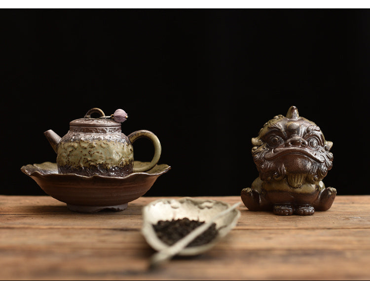 Qingshui Laoyan awakening lion tea pet ornaments can be raised on the tea table to attract wealth, personality, cute, creative desktop tea ceremony boutique accessories