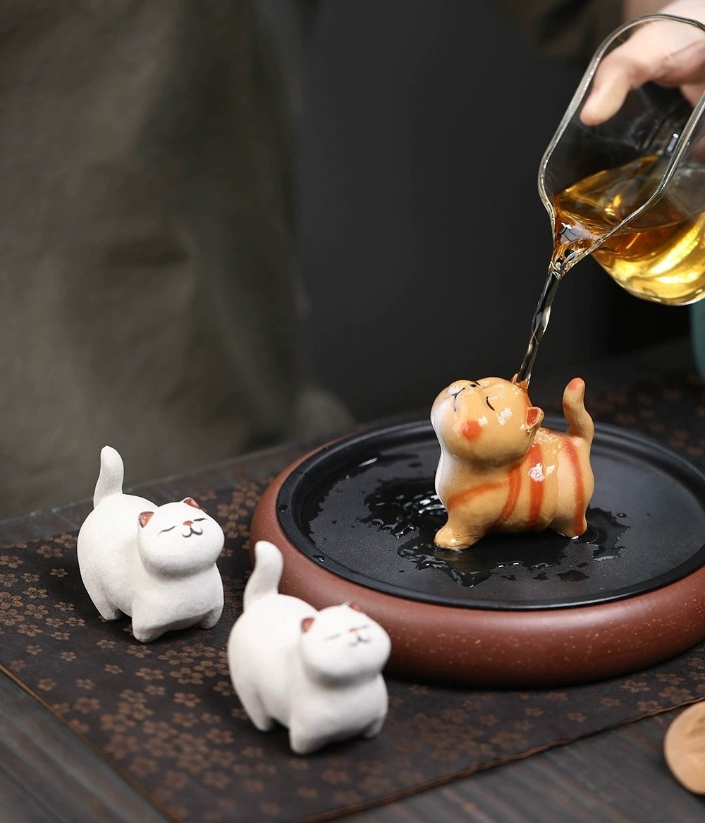 Yixing purple sand tea pet cat ornaments handmade tea table decoration tea table decoration tea play tea set accessories lucky cat can be kept