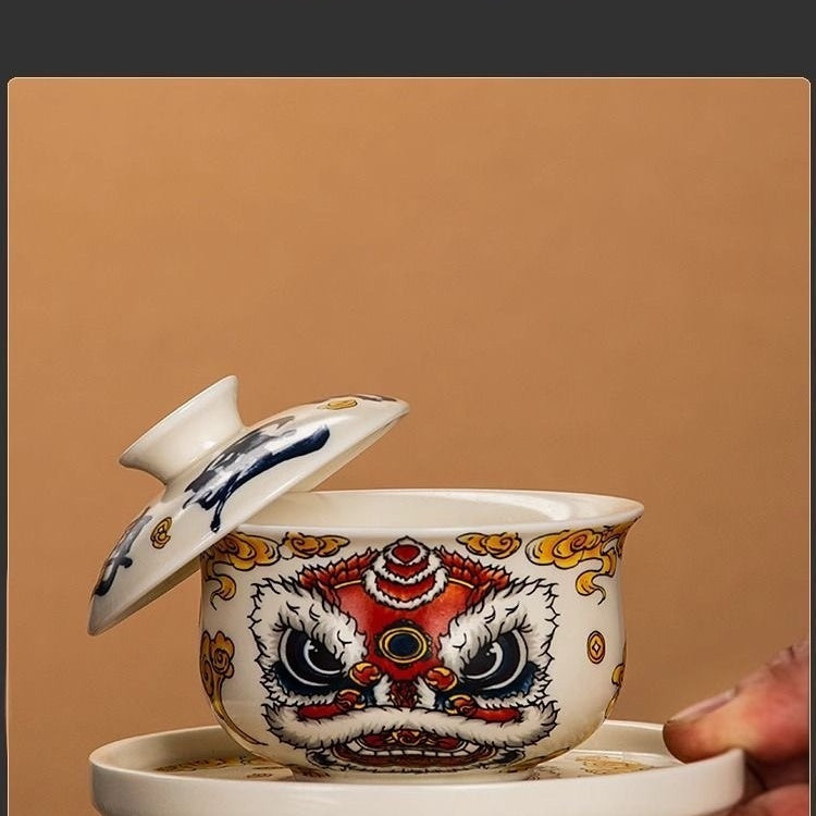 Retro new style hovering awakening lion time to turn luck Kung Fu tea set Sancai covered bowl creative ceramic tea bowl tea brewing covered bowl