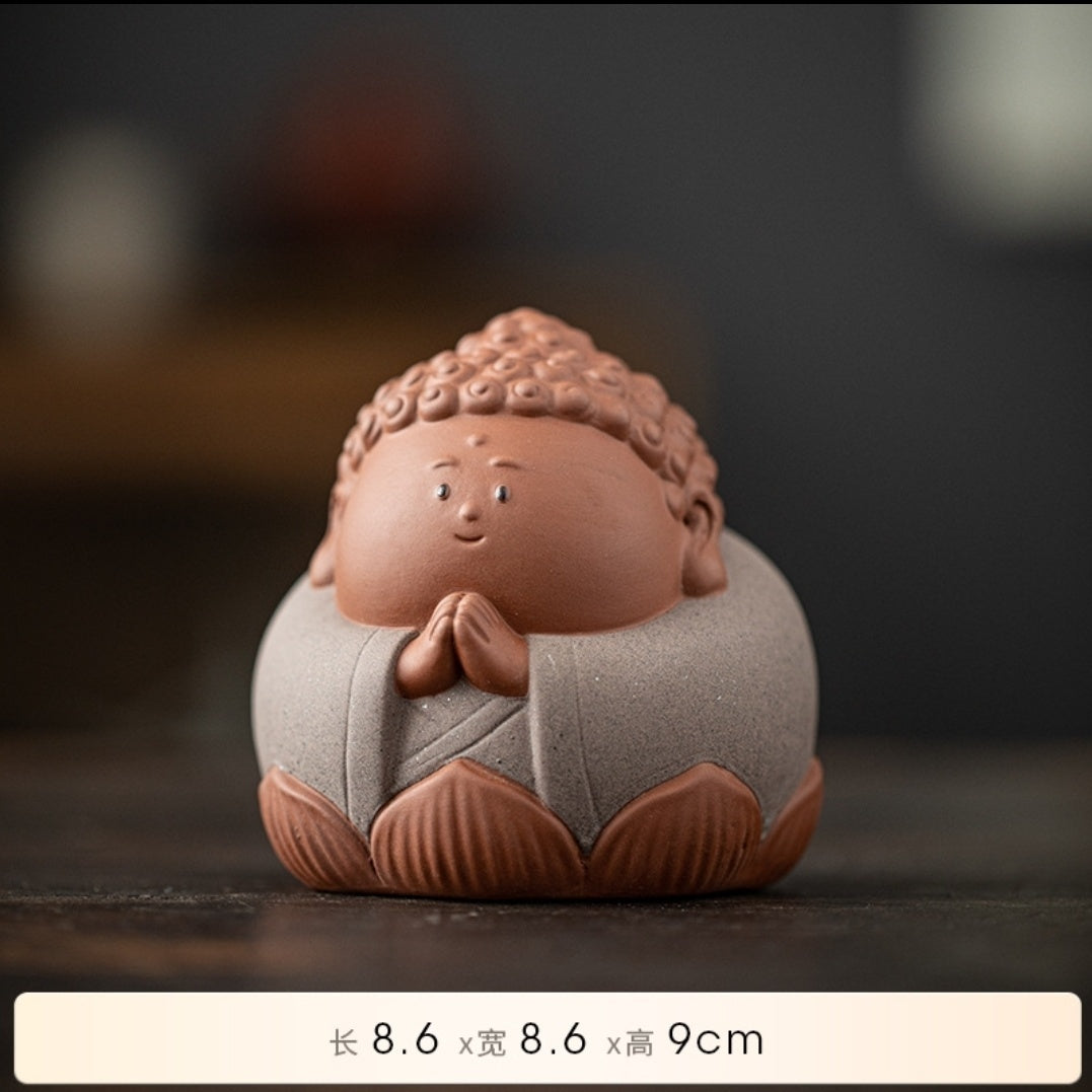 [Auspicious pattern embellishment] Cute Q version little Tathagata purple sand tea pet ornaments Guanyin Bodhisattva crafts Zen tea room desktop decorations