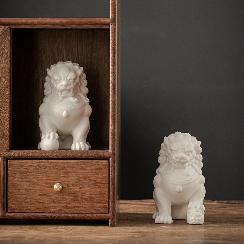 White ceramic ornaments living room tea pet porch tea room tea table office Chinese antique shelf decoration ceramic lion