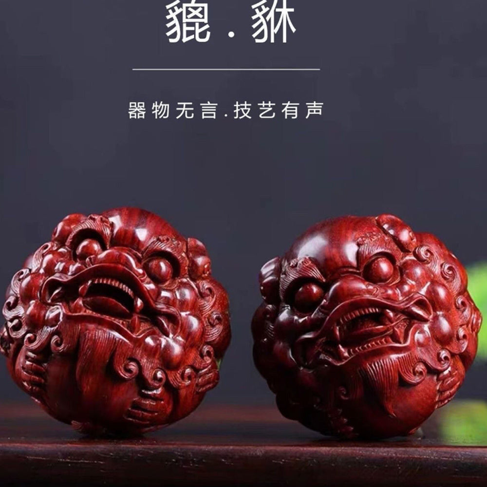 Thuja wood carving Pixiu holding a ball, which can answer any request and bring wealth and fortune, red sandalwood solid wood Pixiu massage ball, high-end hand-held piece