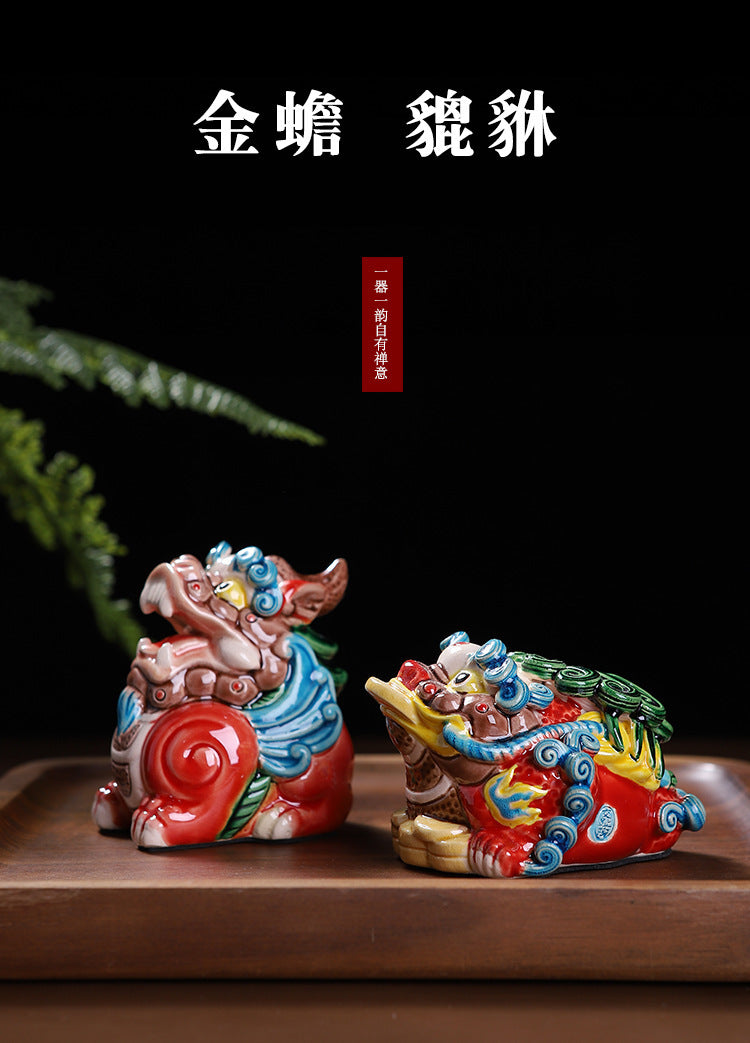 Cute cartoon golden toad Pixiu ceramic pottery tea pet ornaments tea toys can be raised in the living room tea table car