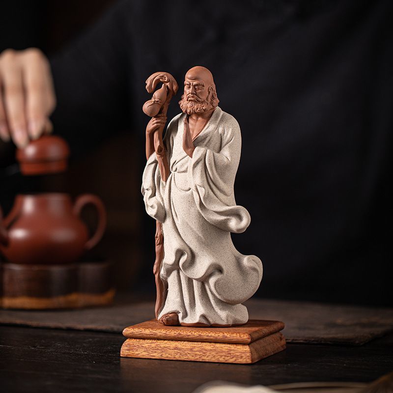 Zen ceramic sculpture of Bodhidharma, a figure on the desktop, a tea pet for the living room, a tea room, a shelf for decoration