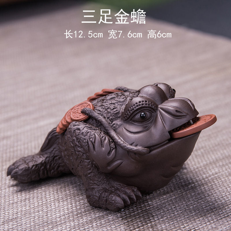 Golden Toad Zisha Tea Pet Ornaments Can Be Raised to Bring Fortune and Spray Tea Play Tea Table Handmade Three-legged Toad Kung Fu Tea Set Accessories