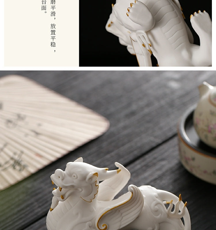 Creative auspicious beasts, lucky Pixiu, a pair of male and female white porcelain tea pets, new Chinese style living room office desktop decoration