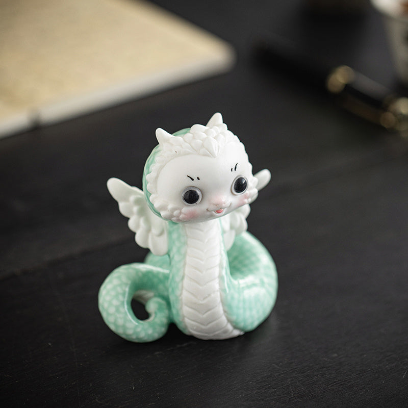 Ceramic little white snake soaring to the top creative boutique tea pet ornaments cute zodiac tea toy tea table mascot gift