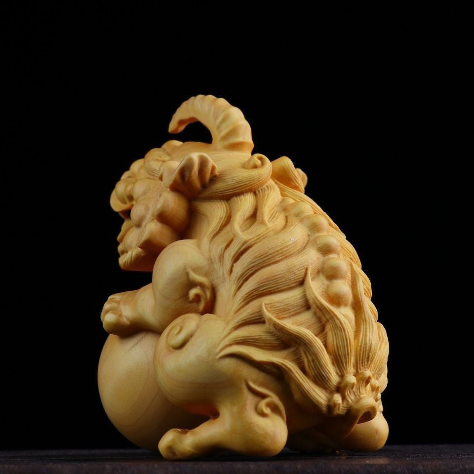 Taihang Cliff Cypress Pixiu Woodcarving Wenwan Hand-held Piece Men's Portable Ball Pixiu Pendant Unicorn Solid Wood Ornament