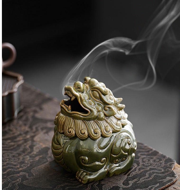 Ceramic Zen mythical beast Kirin plate incense burner mugwort agarwood Suan Ni sandalwood incense burner tea pet creative ornaments