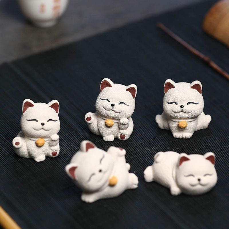 Yixing purple sand tea pet [Lucky Cat] Ornament sculpture tea set creative model can be raised to decorate the tea table kitten