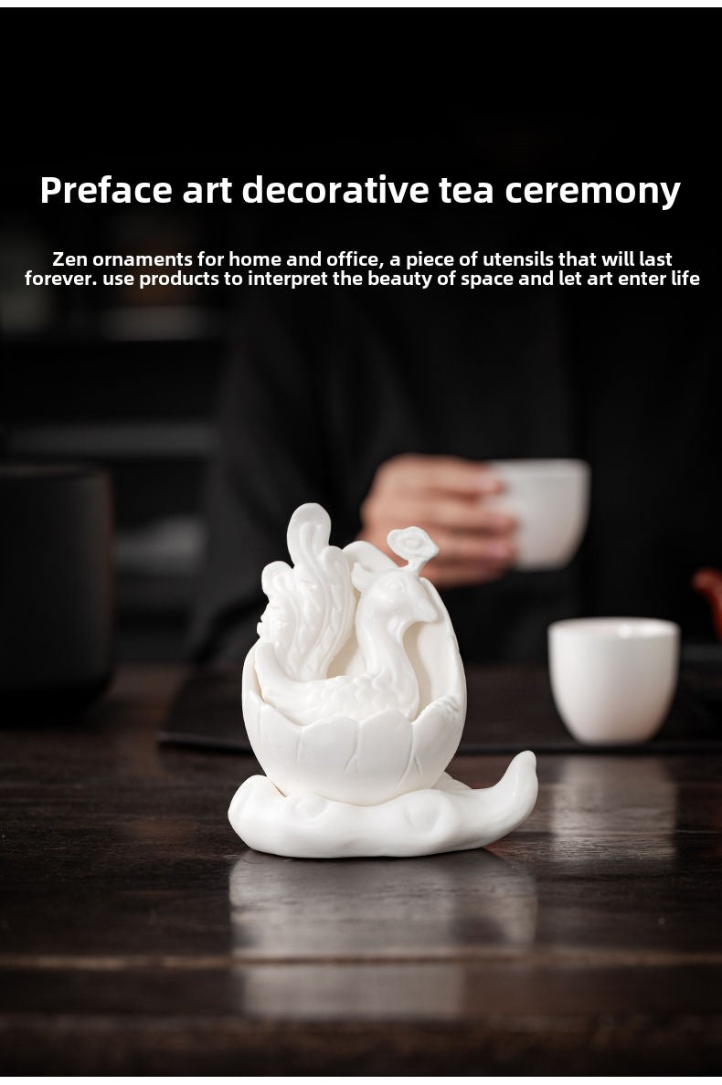 Dehua white porcelain peacock unicorn ornaments ceramic fortune-bringing crafts to resolve the living room desktop Chinese tea pet