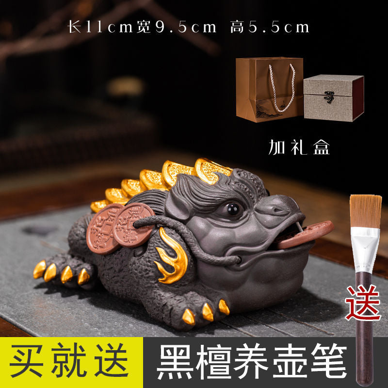 Golden Toad Zisha Tea Pet Ornaments Can Be Raised to Bring Fortune and Spray Tea Play Tea Table Handmade Three-legged Toad Kung Fu Tea Set Accessories