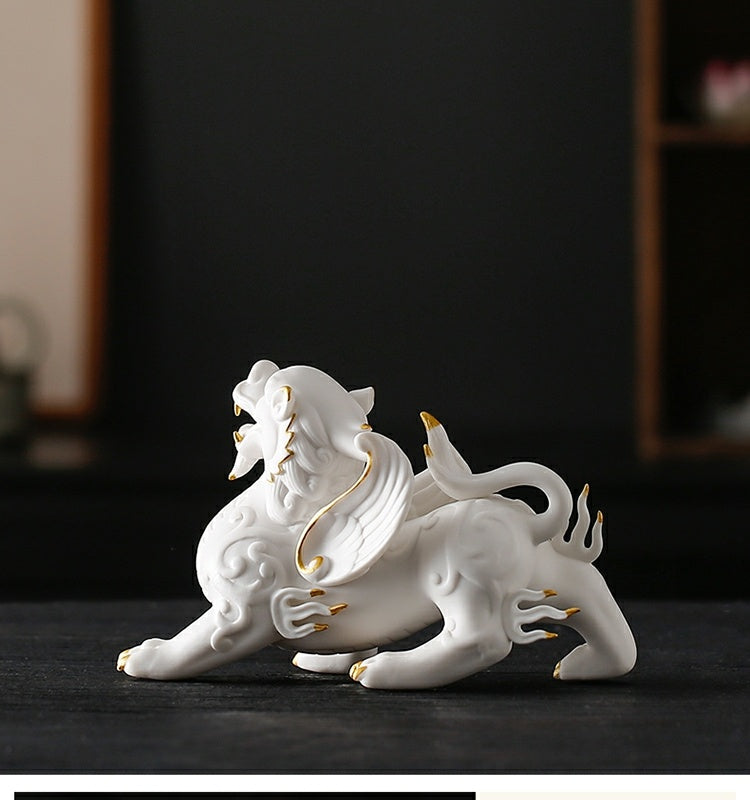 Creative auspicious beasts, lucky Pixiu, a pair of male and female white porcelain tea pets, new Chinese style living room office desktop decoration