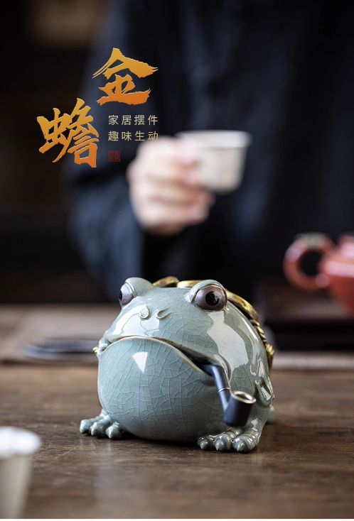 Creative ceramic three-legged Geyao golden toad tea pet can raise toad home fortune ornaments tea room tea table desktop decoration