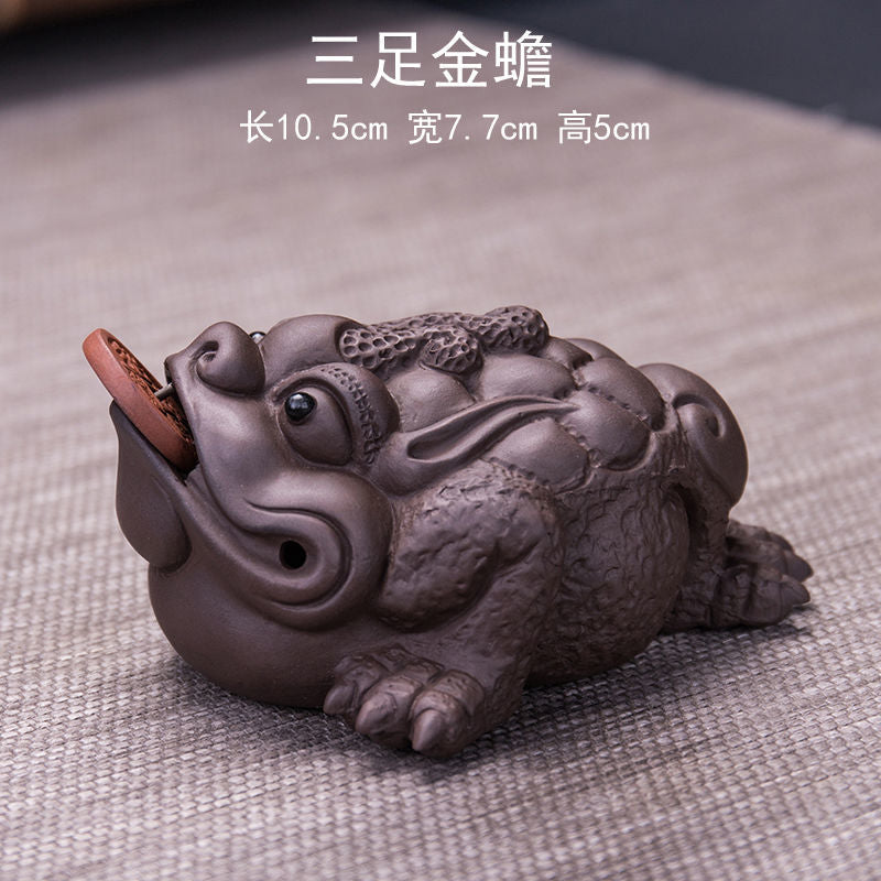 Golden Toad Zisha Tea Pet Ornaments Can Be Raised to Bring Fortune and Spray Tea Play Tea Table Handmade Three-legged Toad Kung Fu Tea Set Accessories