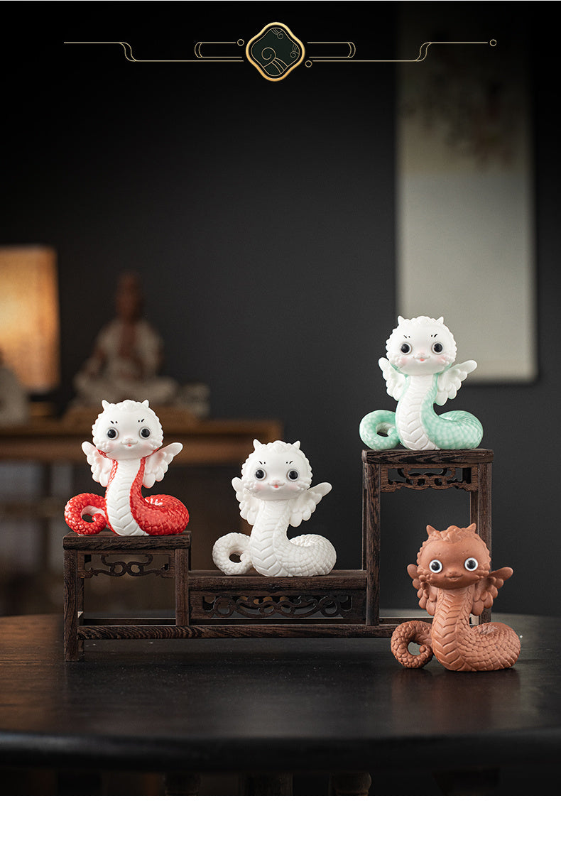 Ceramic little white snake soaring to the top creative boutique tea pet ornaments cute zodiac tea toy tea table mascot gift