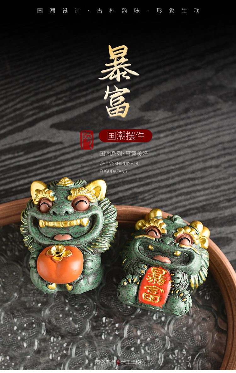 Taomi Qing sandstone colored gold auspicious beast tea pet ornaments cultural and creative wealth-attracting Pixiu Qilin a pair of desktop ornaments mascots