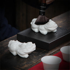 Dehua mutton-fat white porcelain tea pets, lucky Pixiu tea table boutique ceramic ornaments, can be raised Kung Fu tea set tea tray tea play