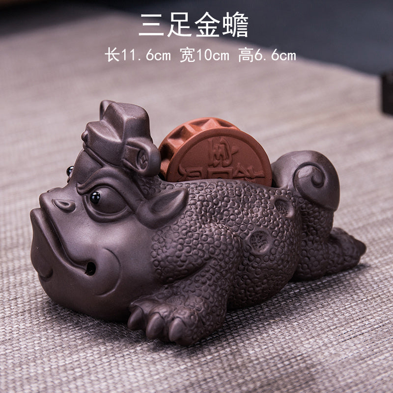 Golden Toad Zisha Tea Pet Ornaments Can Be Raised to Bring Fortune and Spray Tea Play Tea Table Handmade Three-legged Toad Kung Fu Tea Set Accessories