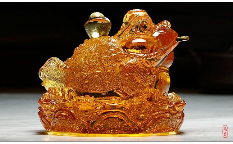 Eight directions to bring wealth three-legged golden toad fortune ornaments shop town house shop prosperous wealth living room gathering wealth glass toad crystal