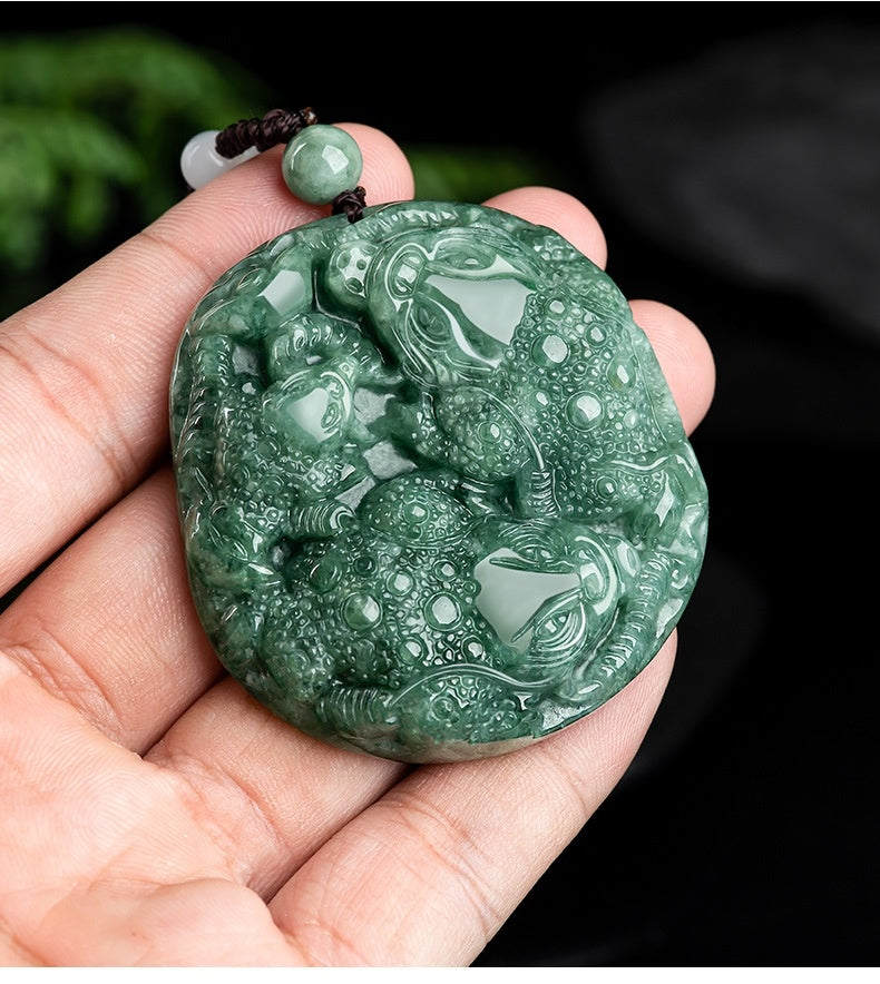 Natural jadeite fortune-attracting golden toad pendant, ice jade, green golden toad large pendant, jade plaque, fortune-attracting