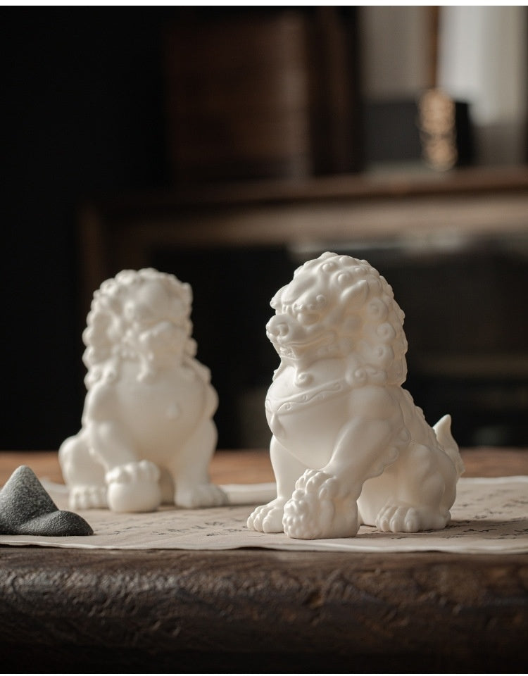 White ceramic ornaments living room tea pet porch tea room tea table office Chinese antique shelf decoration ceramic lion