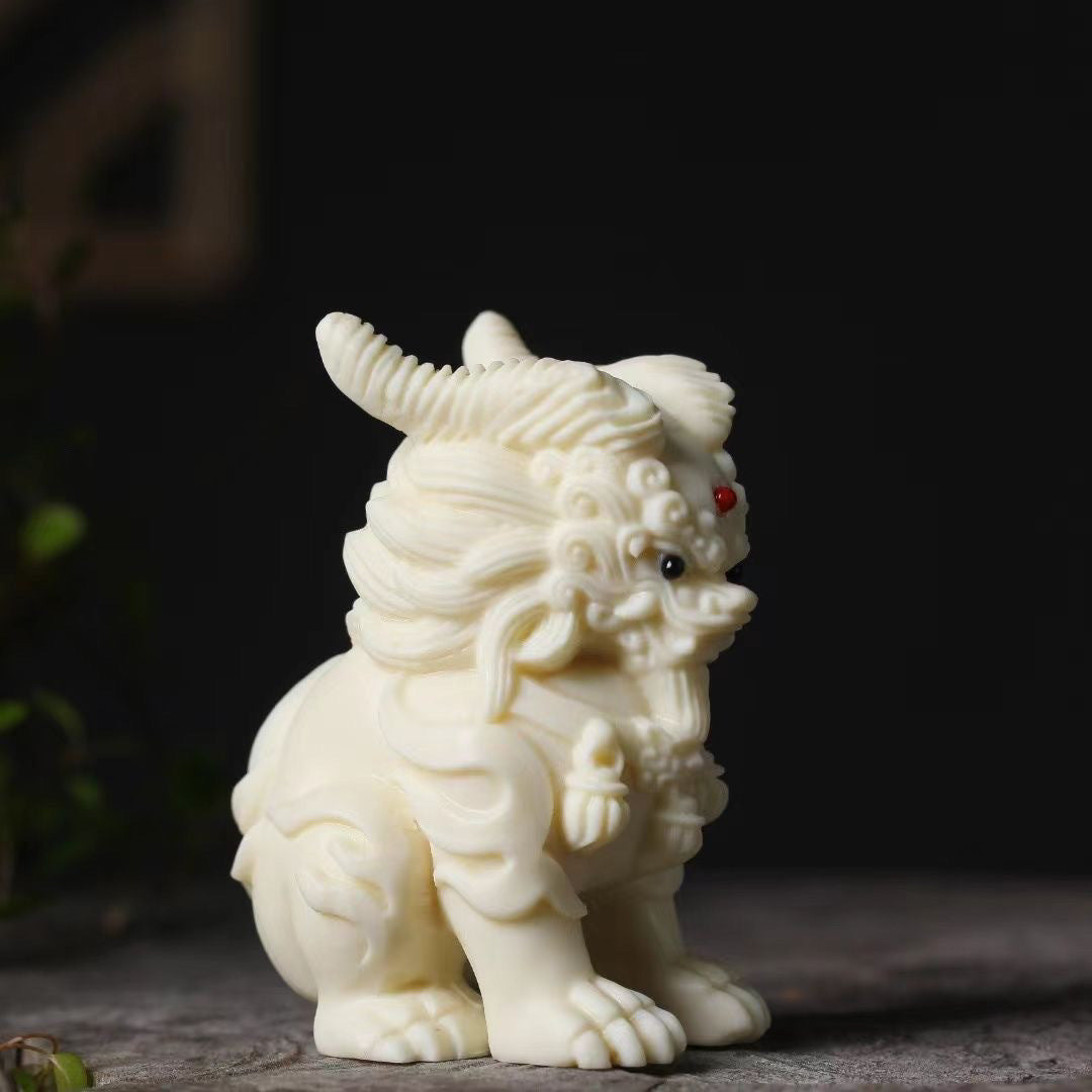 Ivory fruit auspicious beast three-eyed unicorn micro landscape ornaments car center console ornaments Chinese style tea pet