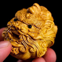 Boxwood carving auspicious beast Pixiu portable play hand-held pieces men's play thuja cypress wood carving pendant craft pendant