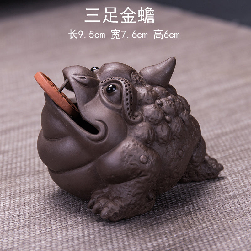 Golden Toad Zisha Tea Pet Ornaments Can Be Raised to Bring Fortune and Spray Tea Play Tea Table Handmade Three-legged Toad Kung Fu Tea Set Accessories