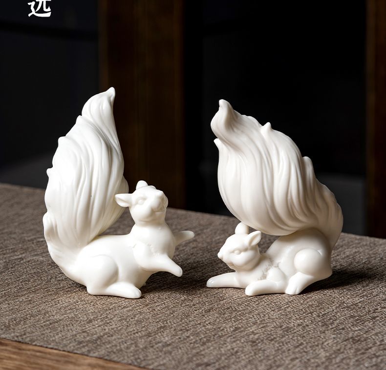 Dehua white porcelain mini animal ceramic tea pet ornaments little squirrel tea ceremony desktop decoration gardening landscaping decoration