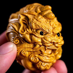 Boxwood carving auspicious beast Pixiu portable play hand-held pieces men's play thuja cypress wood carving pendant craft pendant