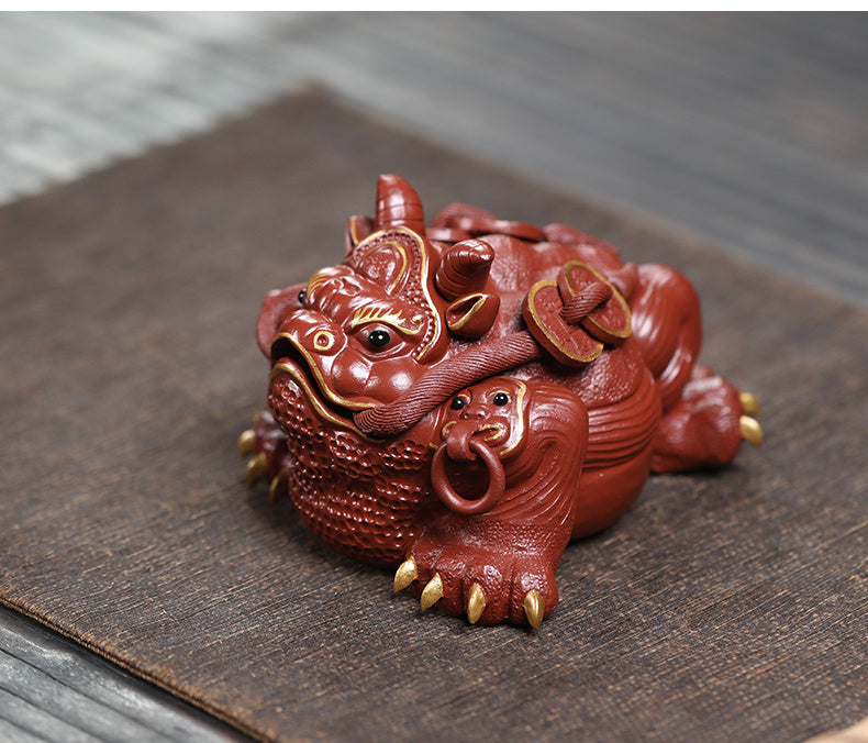 Purple sand Yixing Jinchan tea pet fortune ornaments handmade tea set toad Dahongpao tea table boutique can be raised