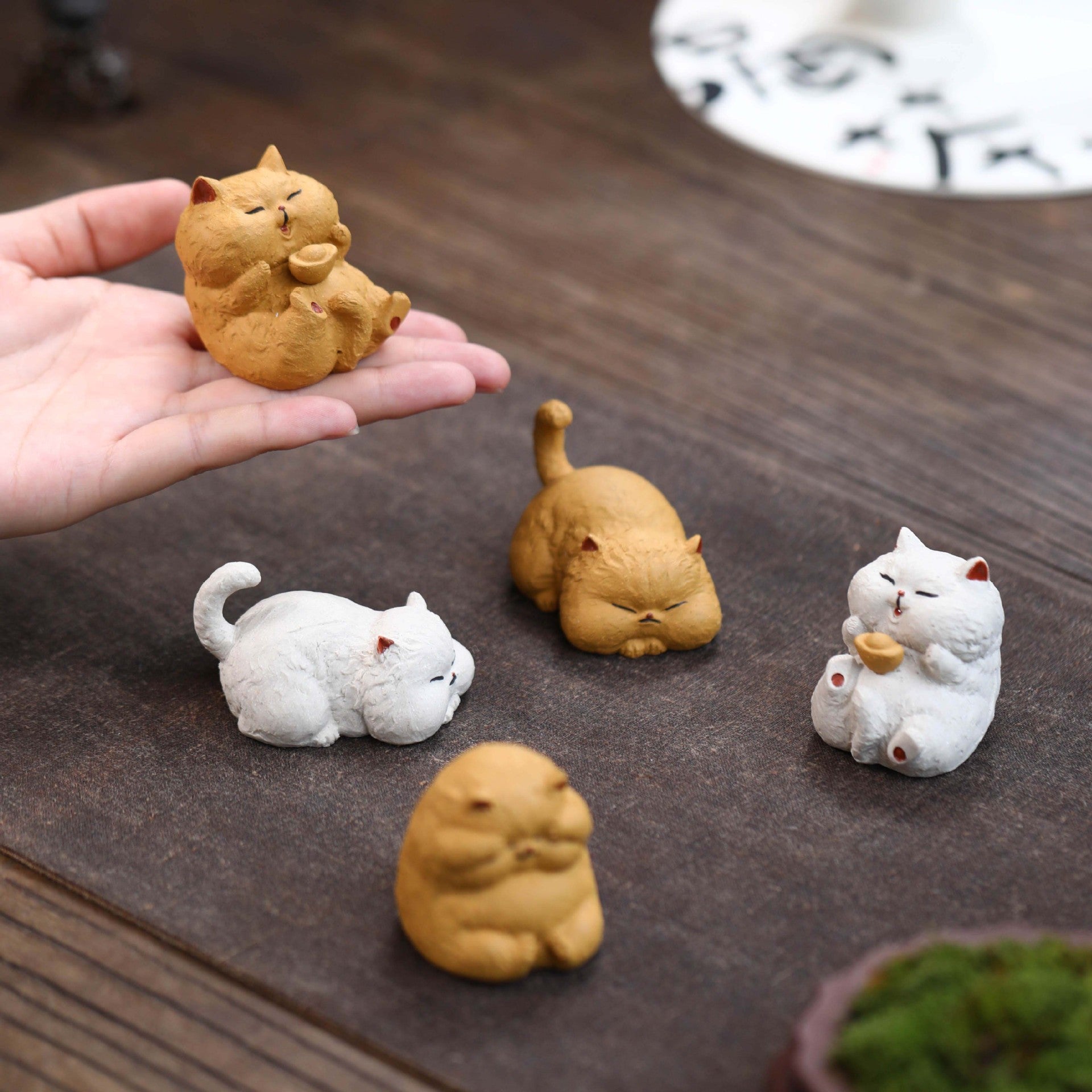 Zisha tea pet cat small ornaments creative handmade lucky cat Yuanbao cat tea set tea tray accessories decoration