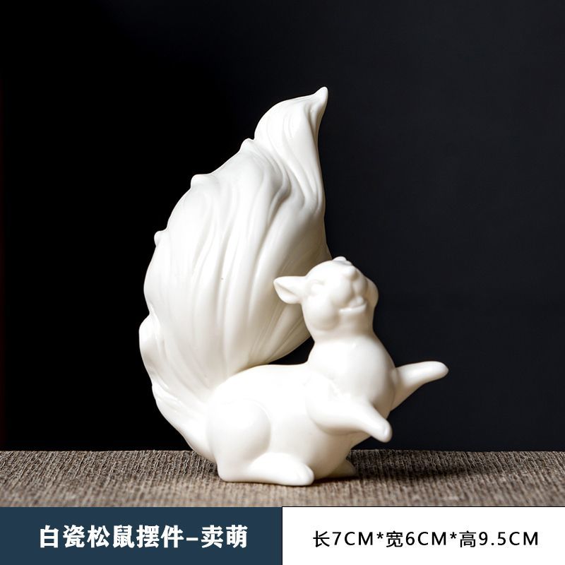 Creative white porcelain squirrel desktop ornaments ceramic handmade tea pet tea table tea toy living room office car decorations