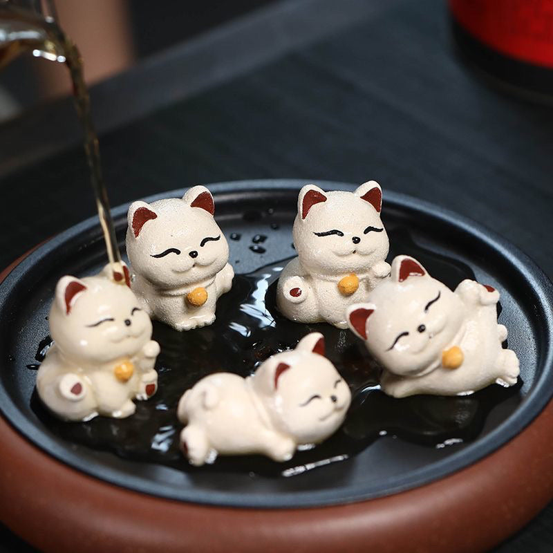 Yixing purple sand tea pet [Lucky Cat] Ornament sculpture tea set creative model can be raised to decorate the tea table kitten