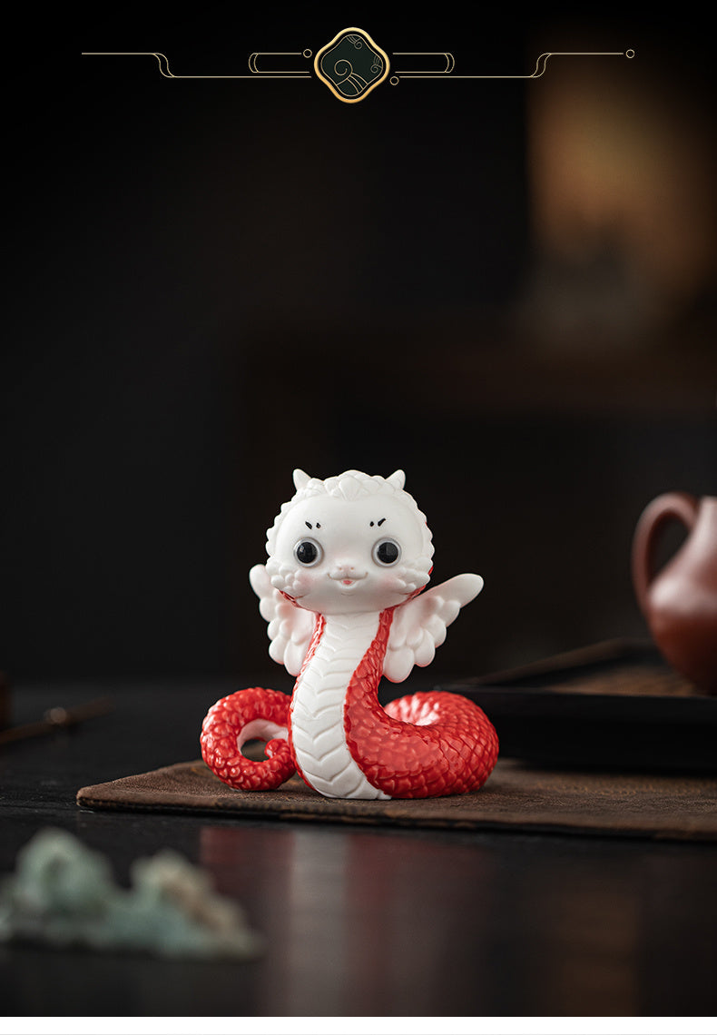 Ceramic little white snake soaring to the top creative boutique tea pet ornaments cute zodiac tea toy tea table mascot gift