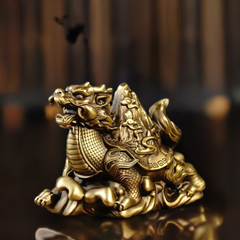 Brass dragon turtle carrying mountain ornaments exquisite hand-held pieces Xuanwu Baxia tea pet home office desk decoration gifts